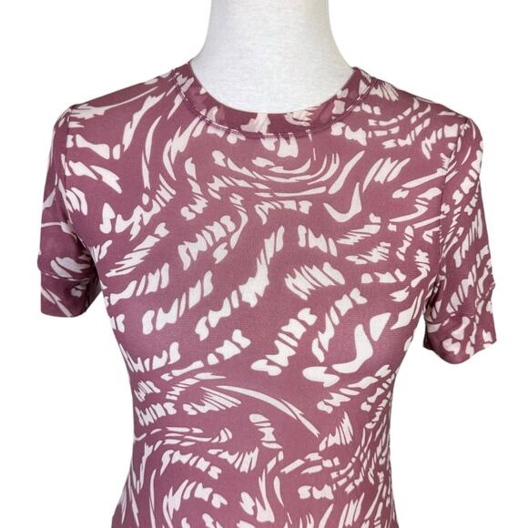SKIMS Summer Mesh Raspberry Swirl Logo Sheer Short Sleeve Fitted Slim Top Shirt - Picture 4 of 11